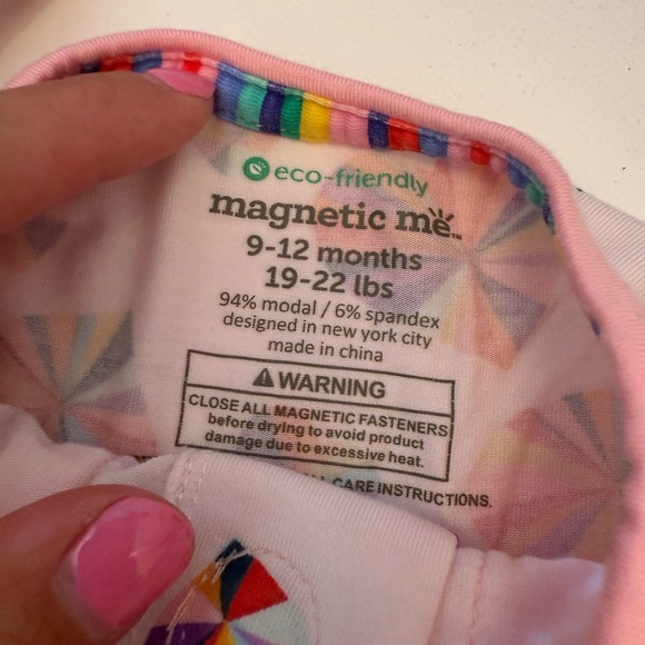 Magnetic Me Pink Ruffle Trim Heart Pattern - Picture 3 of 3